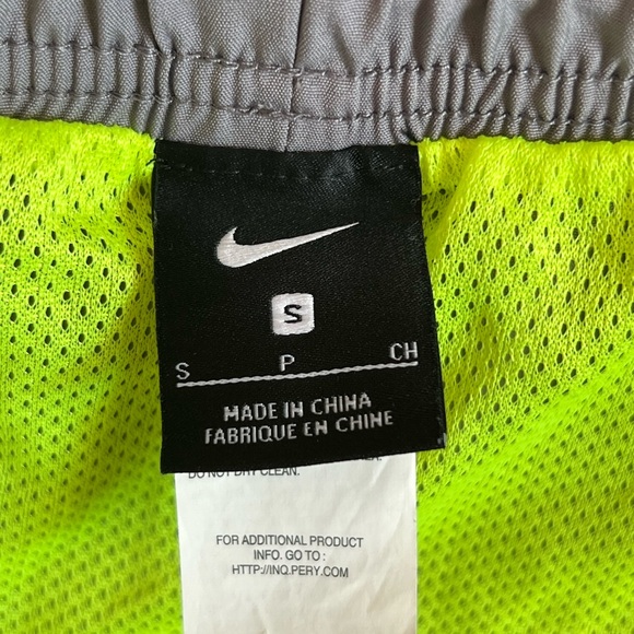Nike Mesh Lined Volley Swim Shorts for Boys Neon Yellow Volt Gray Sz Small - Picture 5 of 9